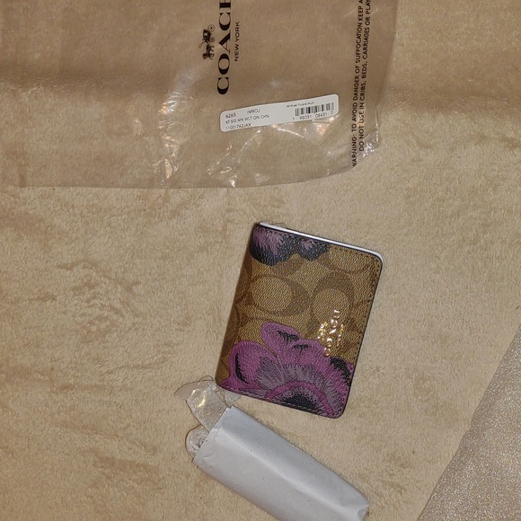 COACH 🇺🇲Mini Wallet in Signature Canvas with purple Kaffee Fassett Print hand - Picture 13 of 16